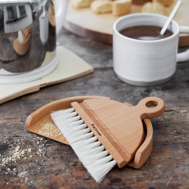 
                  
                    Table Brush Set
                  
                